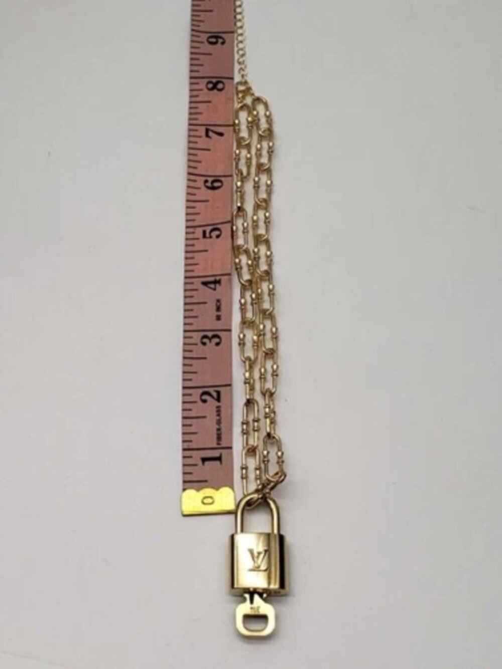 Gold-Plated Necklace with Authentic Louis Vuitton Padlock - Picture 3 of 11